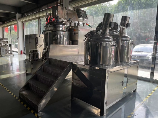 믹서 7.5 kW 220V 380V를 유화하는 5-2000L 화장용 진공 확산 가열