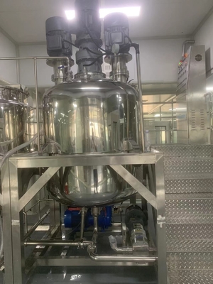 PLC 제어 위생적인 액체 혼합기 조동기 500-5000KG 무게의 사용자 정의 차원